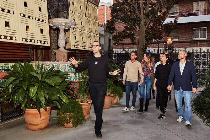 Gaudi´s Casa Vicens Guided Tour - Meeting at Carrer de les Carolines, 20, and finding the courtyard