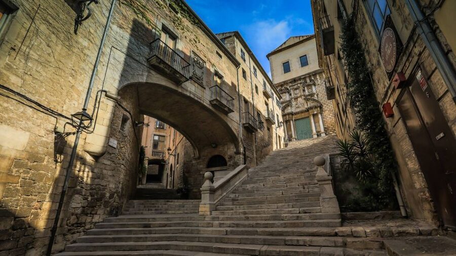 Girona and Figueres Full-Day Tour with Hotel Pick Up - Cathedral, River Onyar Houses, and Medieval Walls for Big View Payoff