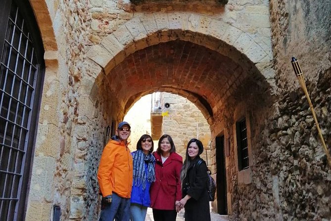 Girona & Dali Museum Small Group Tour with Pick-up from Barcelona - Should you book this Girona and Dalí Small-Group Tour?