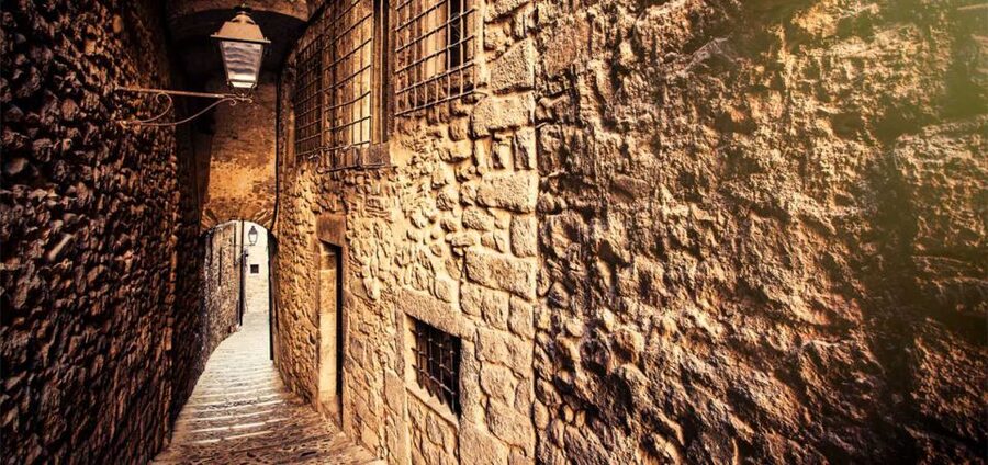 Girona: Game of Thrones Small Group Tour - What the Best Guides Actually Do (Beyond Reading Facts)