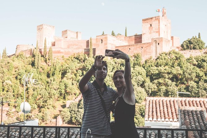 Golden Hour in Granada: Sunset Walking Tour with Play Granada - Key highlights you will feel right away