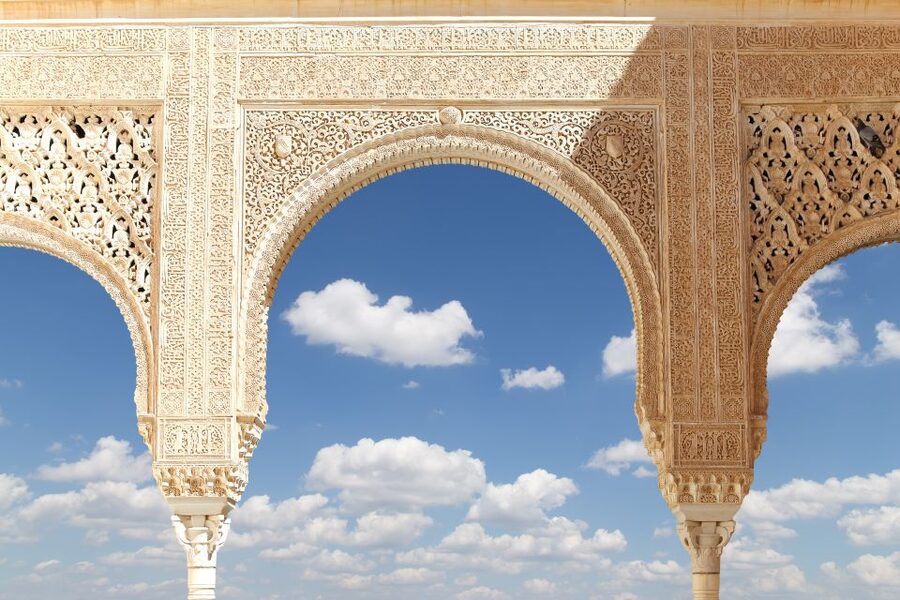 Granada: 3-Hour Alhambra and Generalife Gardens Guided Tour - Nasrid Palaces in Sequence: Mexuar, Comares, and Leones