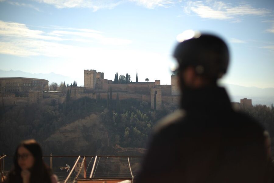Granada: Albaicin and Sacromonte E-Bike Tour - Albaicín lanes, carmens, and Moorish stories as you climb