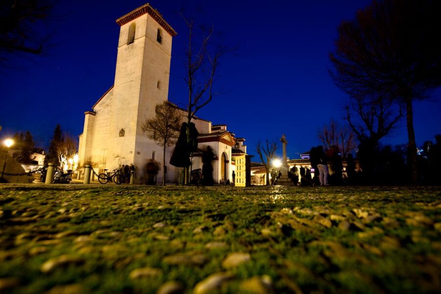 Granada: Albaicin and Sacromonte Evening Walking Tour - Key moments that make this tour worth it
