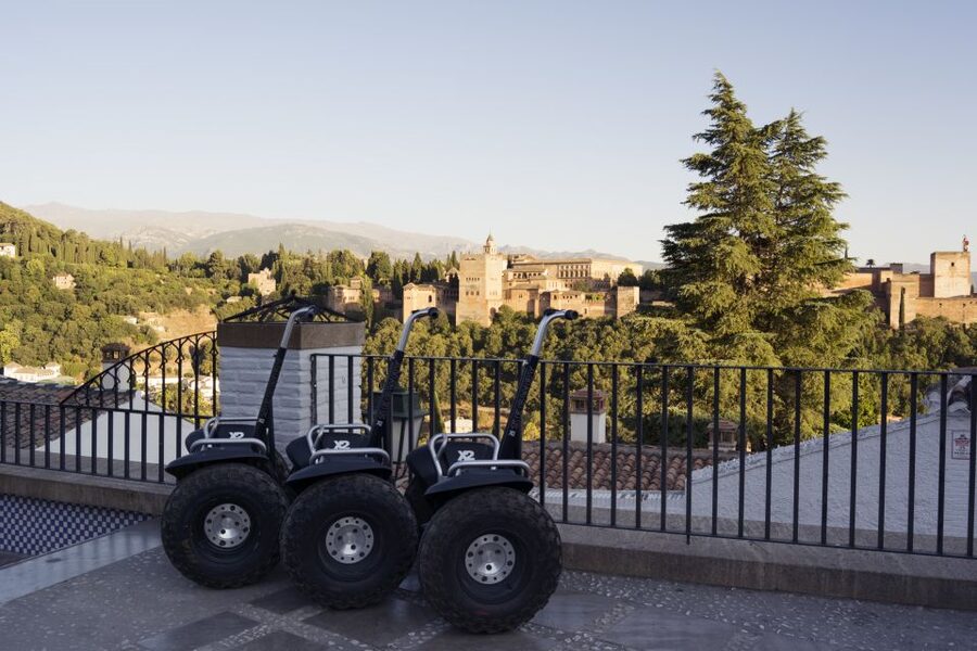 Granada: Albaicin and Sacromonte Segway Tour - What guides do differently (and why it shows up in reviews)