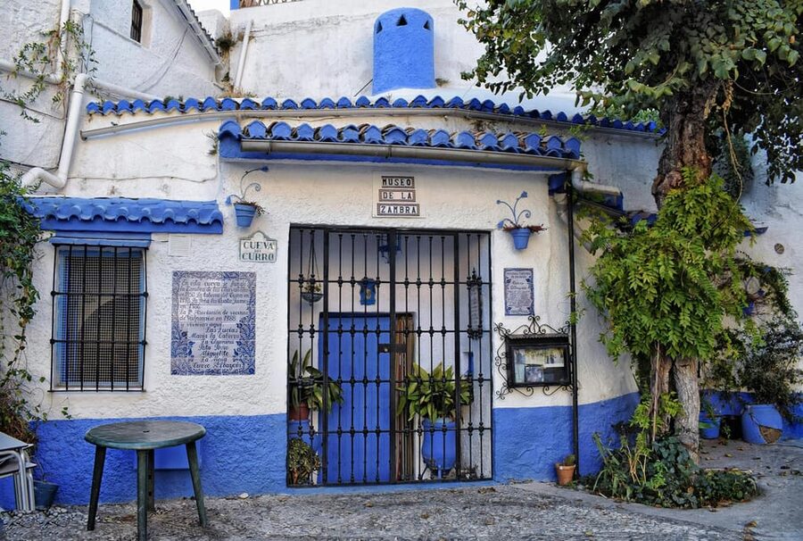 Granada: Albaicín, Sacromonte & Museum of Caves Walking Tour - Getting started at Plaza Nueva, then heading into cave country