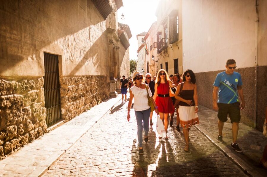Granada: Albayzin and Sacromonte Walking Tour - The Real-Life Walk: Hills, Steps, and Shoe Strategy