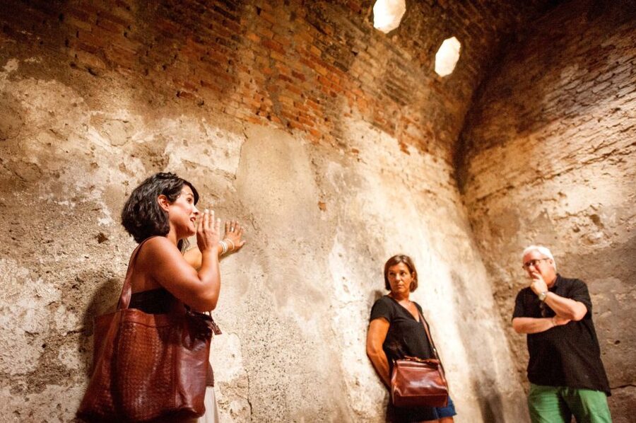 Granada: Albayzin and Sacromonte Walking Tour - Should You Book Granada: Albayzín and Sacromonte?