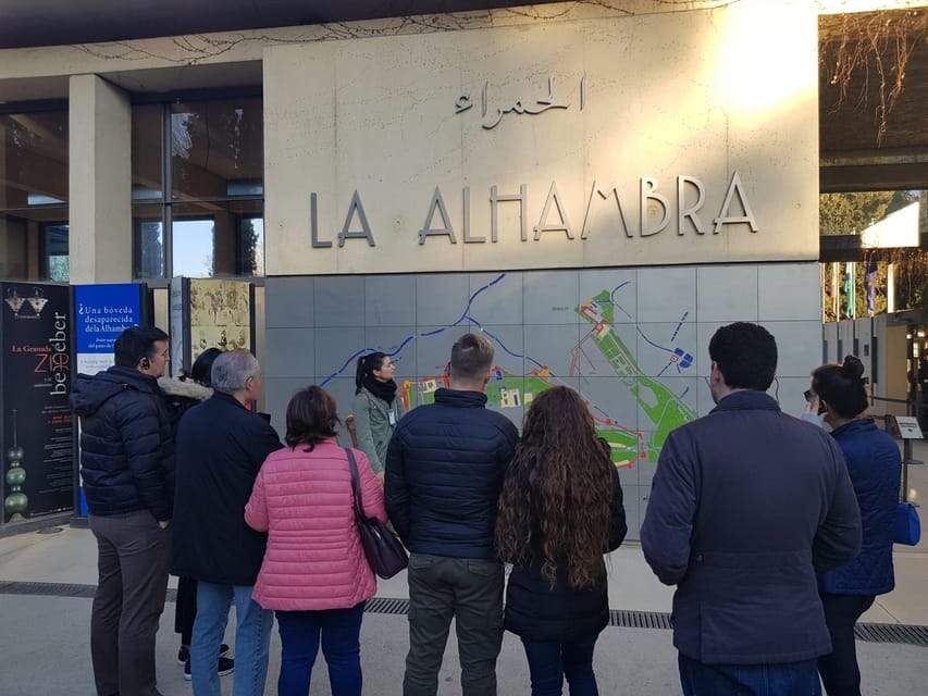Granada: Alhambra and Albaicín Small Group Tour - Morning entry: getting into the Alhambra without wasting your day