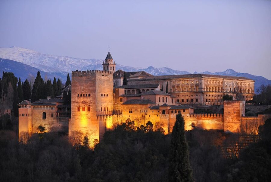 Granada: Alhambra and Generalife Garden Ticket & Guided Tour - Palace of Charles V: a Christian counterpoint inside the Islamic city