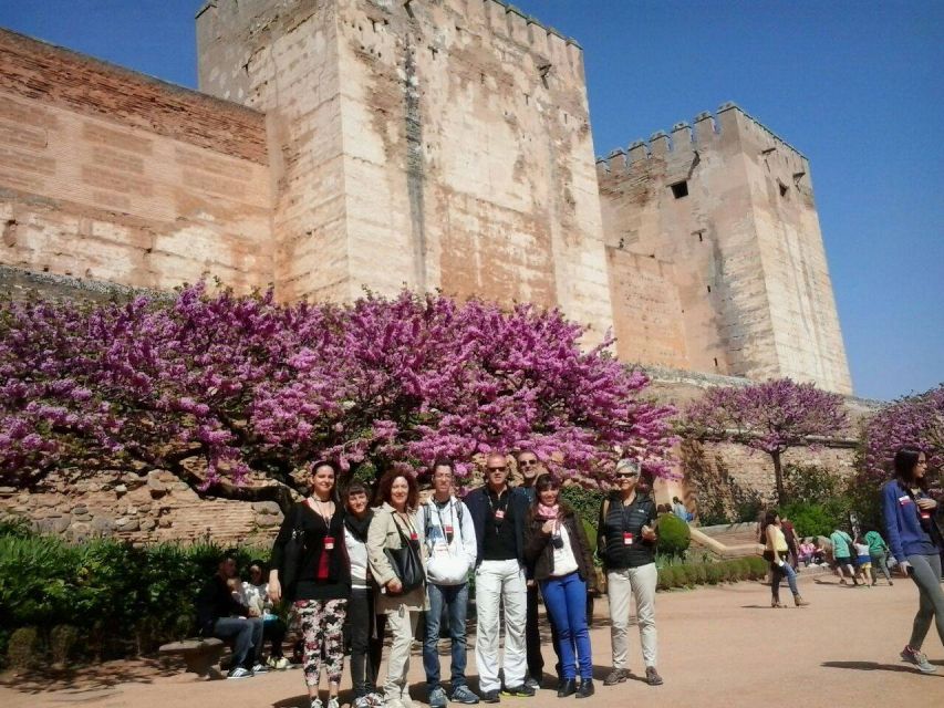 Granada Alhambra and Generalife Gardens Experience Tour - Timing, Crowds, And Why 1.5 Hours Can Feel Longer