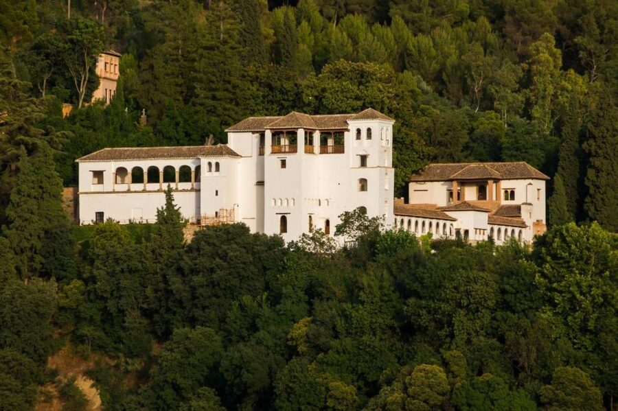 Granada Alhambra and Generalife Gardens Experience Tour - Why Alcazaba And Generalife Make The Best 1.5 Hour Plan