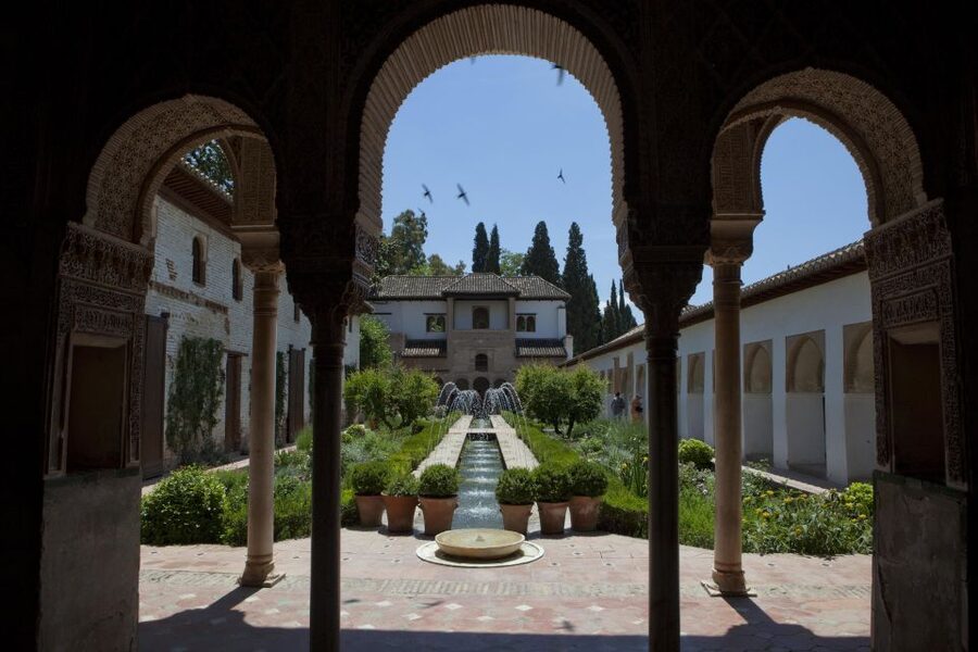 Granada Alhambra and Generalife Gardens Experience Tour - Alcazaba Fortress: Oldest Walls, Towers, And Panoramic Granada