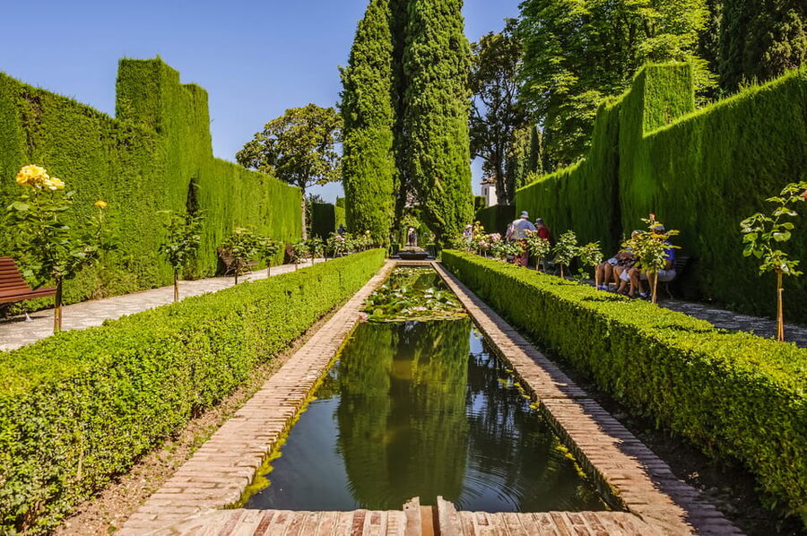 Granada: Alhambra and Nasrid Palaces Entry Ticket - Generalife Gardens: flowers, fountains, and a calmer rhythm