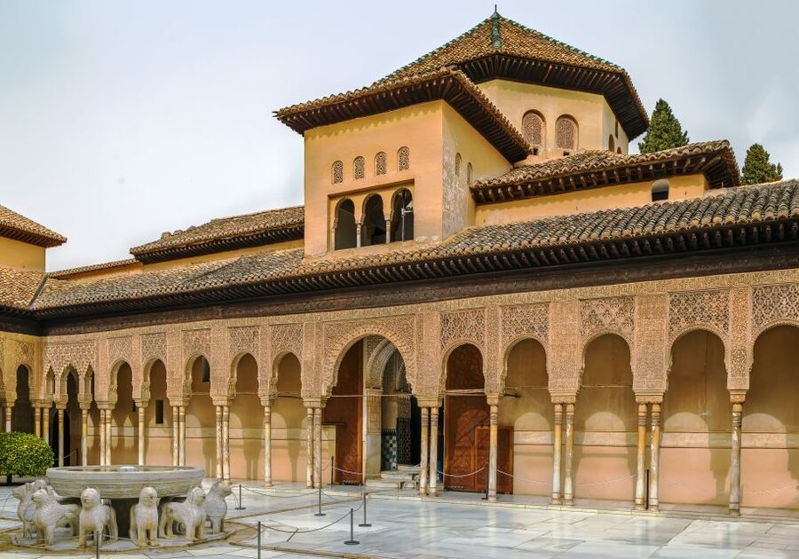 Granada: Alhambra and Nasrid Palaces Private Tour - Nasrid Palaces and Comares Palace: the Moorish design that hits hard
