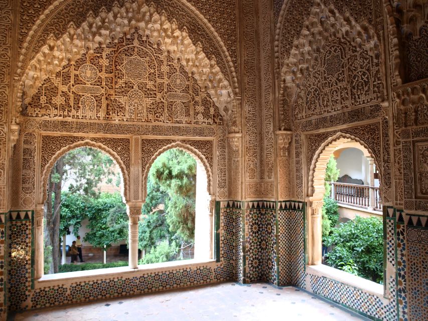 Granada: Alhambra Complex Guided Tour with Ticket - Meeting Point Reality Check: Orange Umbrella at Access Pavilion