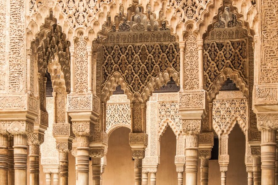 Granada: Alhambra Fast-Track Guided Tour - Which guides make the biggest difference, and why