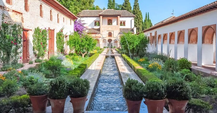 Granada: Alhambra Gardens and Generalife Ticket - Generalife Palace and Gardens: Moorish Elegance Across the Hill