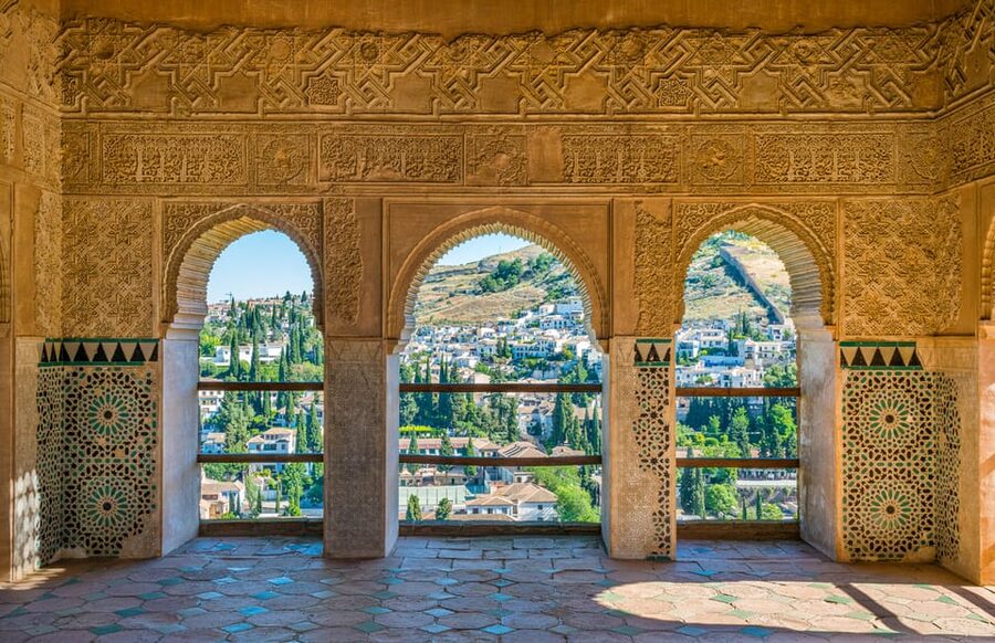 Granada: Alhambra Gardens and Generalife Ticket - Crowds, Heat, and Walking Comfort: What to Prepare For