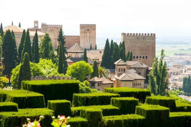 Granada: Alhambra & Gardens Tour w/Nasrid Palaces Option - Price and Value: Is $23 Worth It for Alhambra?