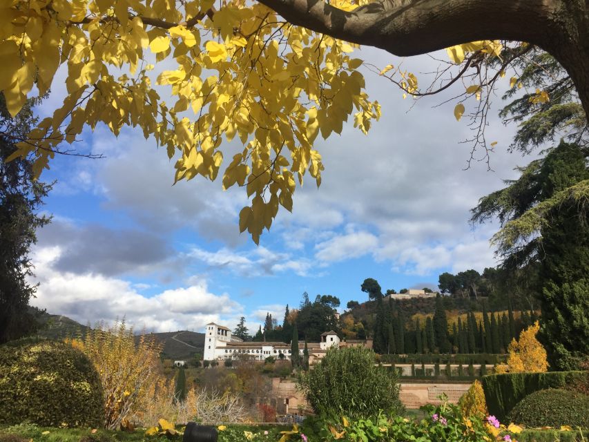 Granada: Alhambra & Generalife Fast-Track Guided Tour - Key takeaways before you go