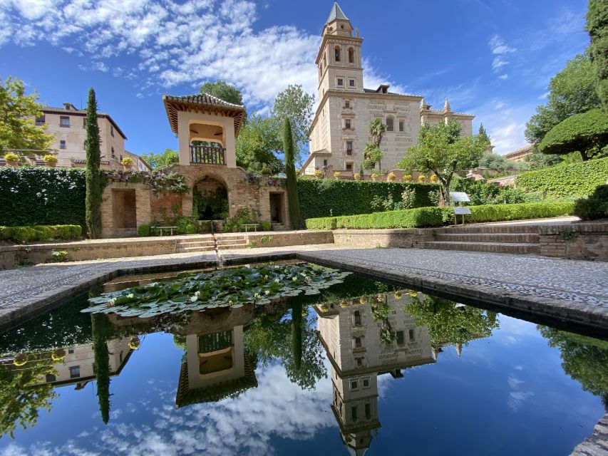 Granada: Alhambra & Generalife Fast-Track Guided Tour - Why this 3-hour Alhambra format actually feels worth it