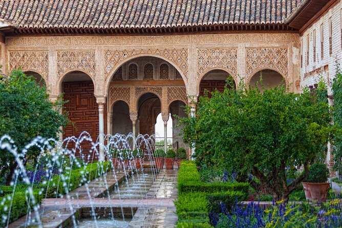Granada: Alhambra Guided Tour including Nasrid Palaces - Charles V Palace: A Later Chapter Inside the Same Walls