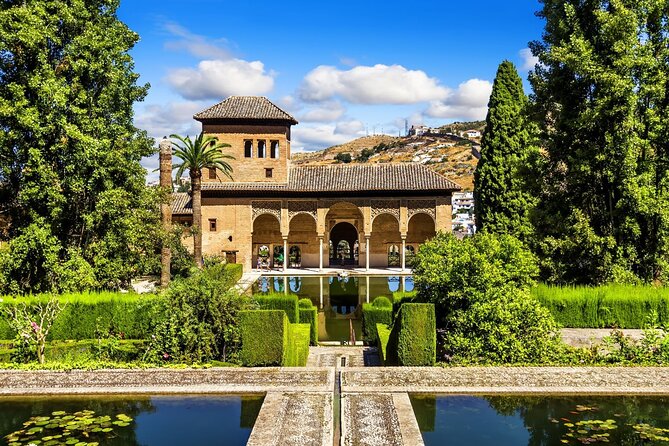 Granada: Alhambra Guided Tour including Nasrid Palaces - Logistics That Matter: ID Checks, Mobile Tickets, and Meeting Up