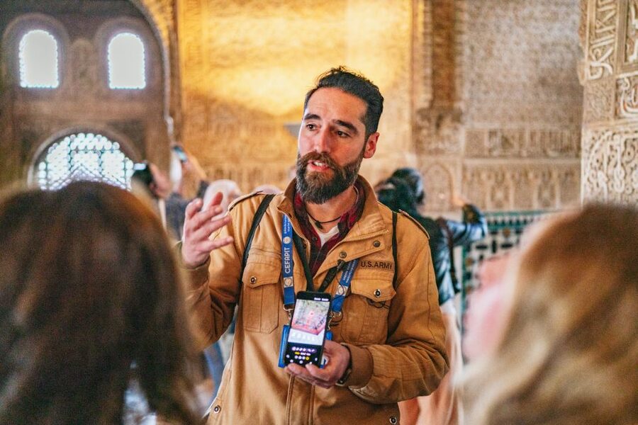 Granada: Alhambra Guided Tour with Nasrid Palaces & Gardens - Key highlights that make this tour click