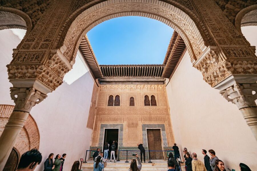 Granada: Alhambra Guided Tour with Nasrid Palaces & Gardens - Nasrid Palaces: courtyards, royal quarters, and what the décor means