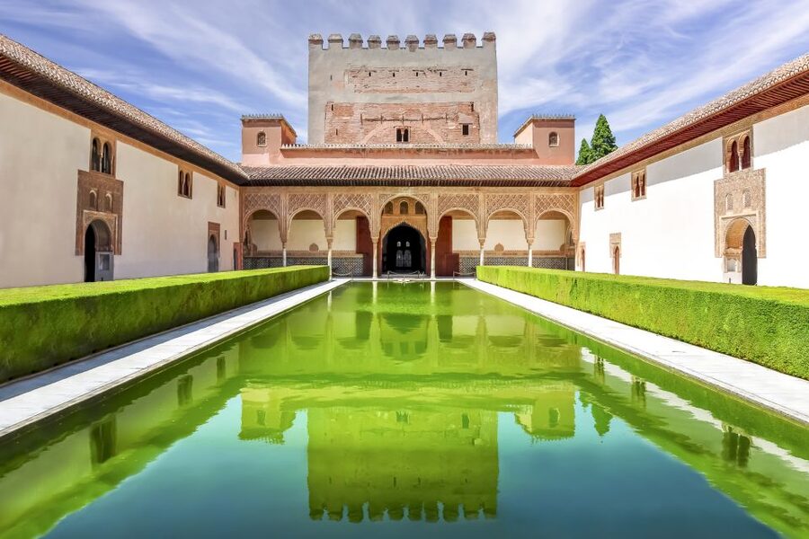 Granada: Alhambra, Nasrid, and Generalife Private Tour - Private Group Pacing, Group Size, and Why It Matters