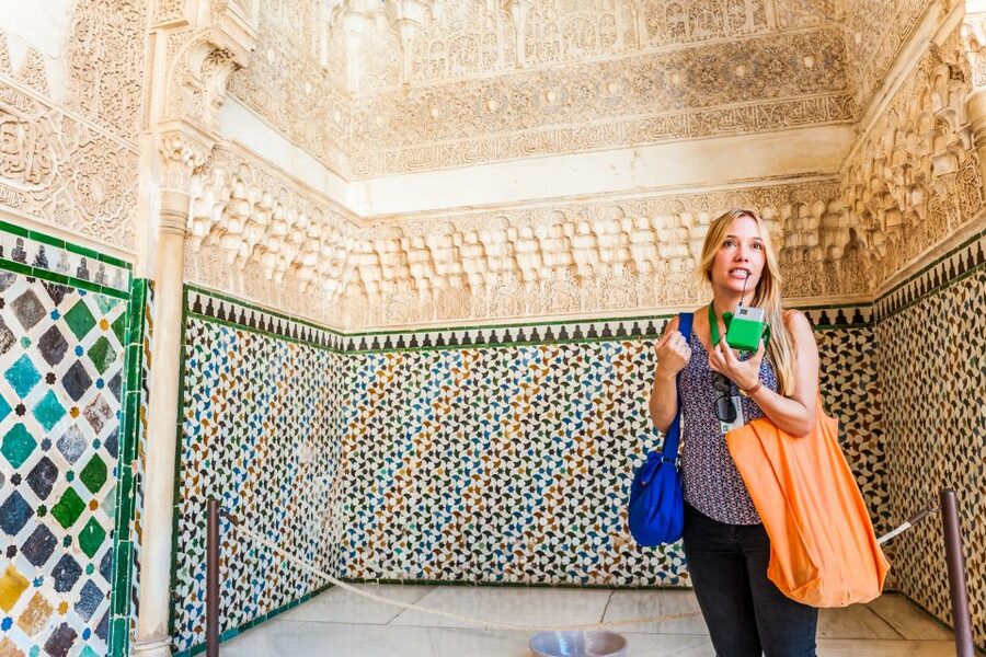 Granada: Alhambra & Nasrid Palaces Tour with Tickets - Palace of Charles V and the Mosque Baths: a needed contrast