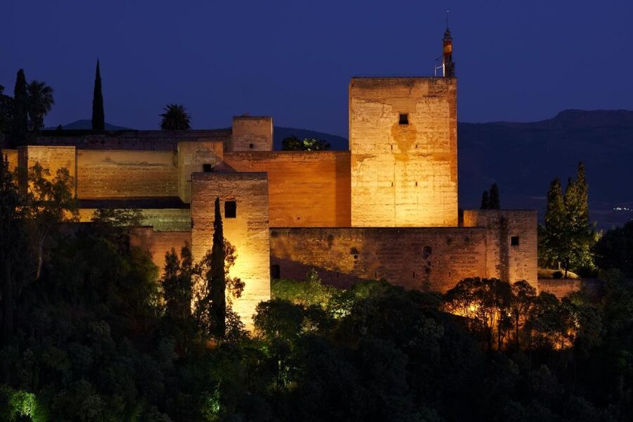 Granada: Alhambra Night Visit Entry Ticket - Generalife Gardens at Night: What the Grounds Do for the Story