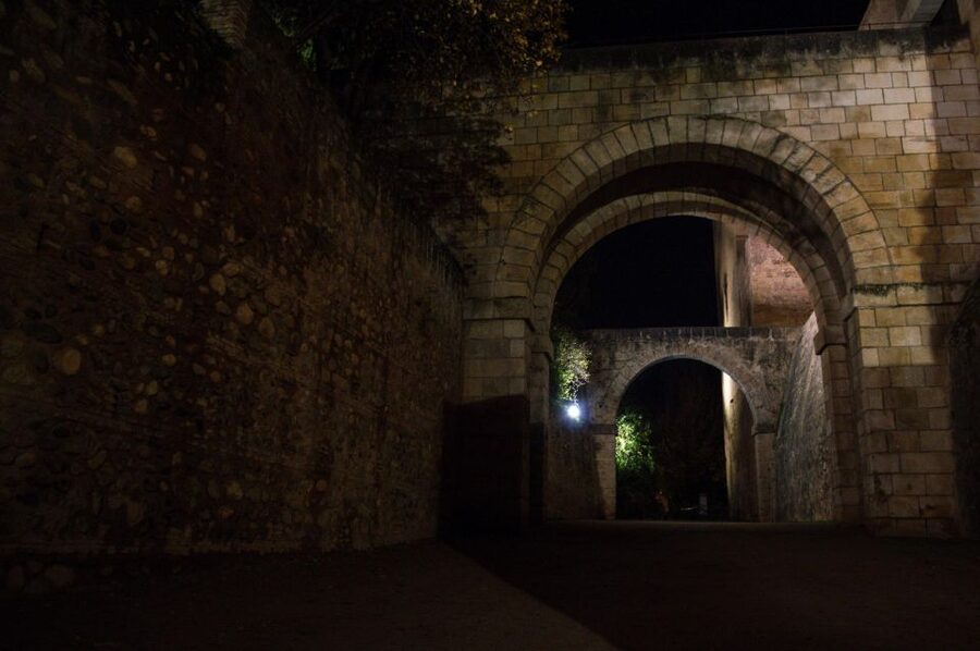 Granada: Alhambra Night Visit Entry Ticket - Your 1.5 Hours: How to Fit It All Without Feeling Rushed
