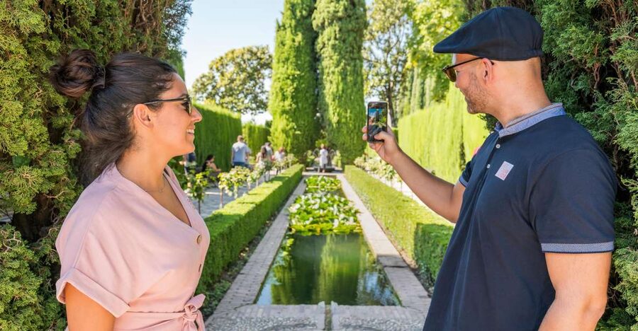 Granada: Alhambra Ticket and Guided Tour with Nasrid Palaces - Alcazaba Fortress and Watch Tower views over the Albaicín
