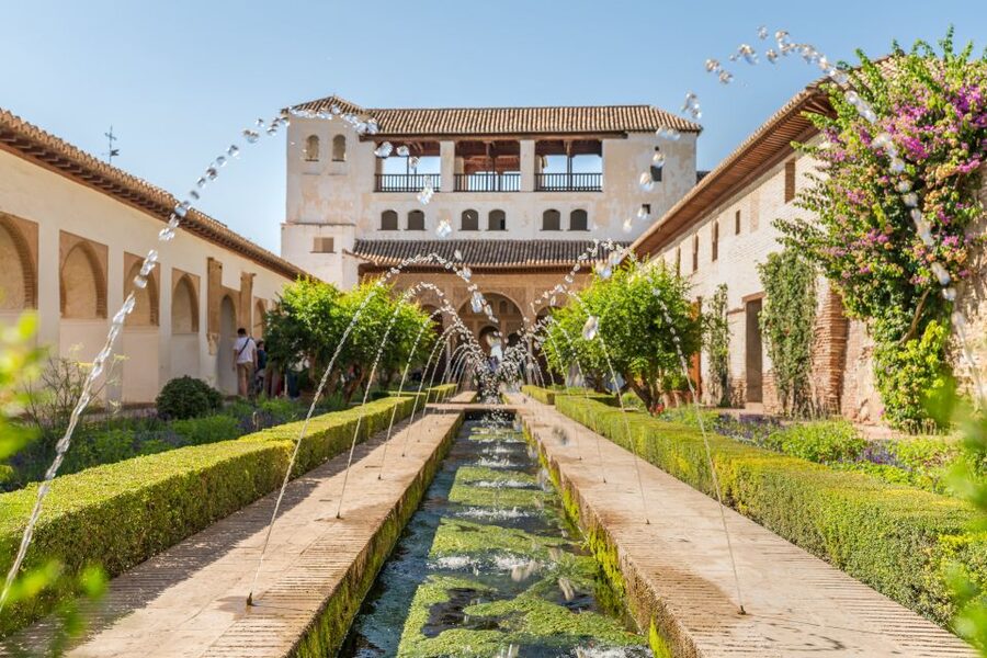 Granada: Alhambra Ticket and Guided Tour with Nasrid Palaces - Group size, pacing, and when crowds affect your experience