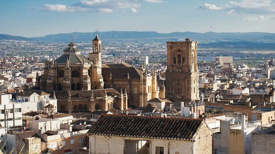 Granada: Cathedral and Royal Chapel Private tour with ticket - Granada Cathedral and Royal Chapel, what this tour really covers in 2.5 hours