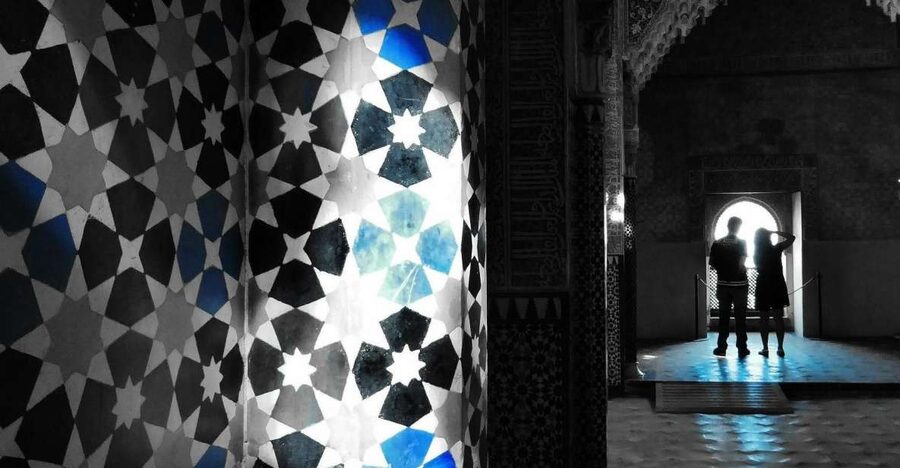 Granada: Fast-Track Alhambra & Nasrid Palaces Guided Tour - Why the Alhambra is a place you should plan like a pro