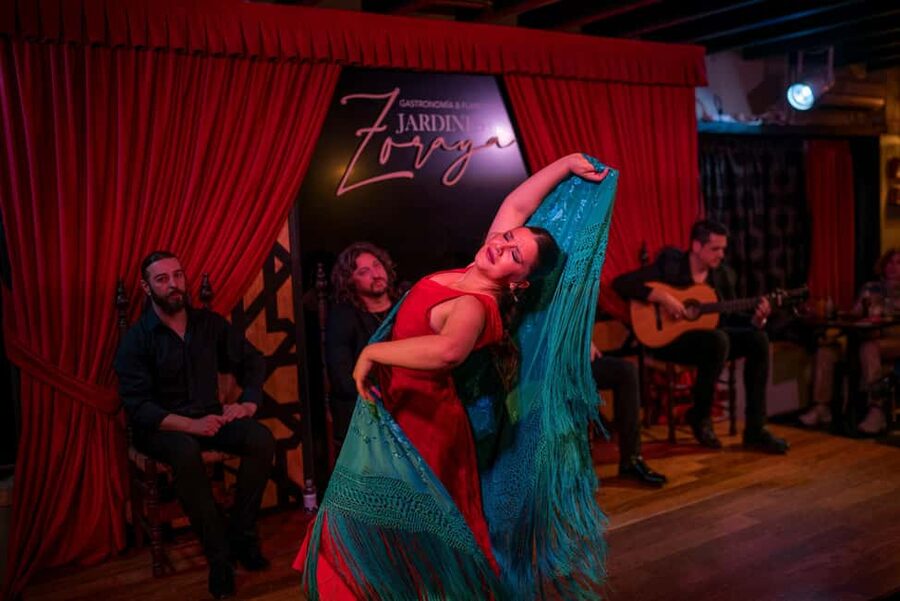 Granada: Flamenco Show in Albaycin - Jardines de Zoraya - 1 hour on stage: when it is perfect and when it might feel short