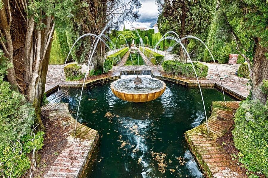 Granada: Full Alhambra Premium Guided Tour with Tickets - Alcazaba and Torre de la Vela: Fortified Views With Real Context