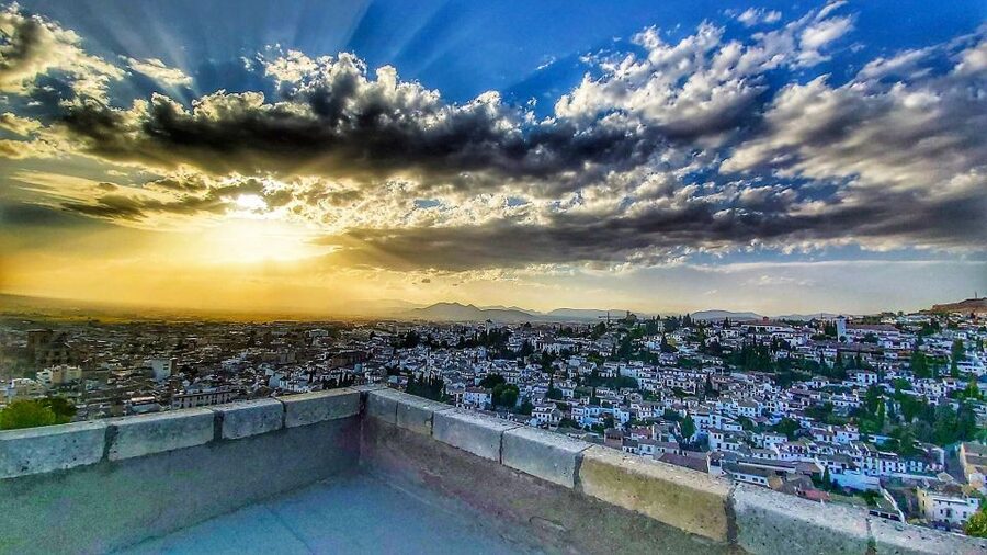 Granada: Full Alhambra Premium Guided Tour with Tickets - Alcoves, Corners, and Legends: Why the Storytelling Matters