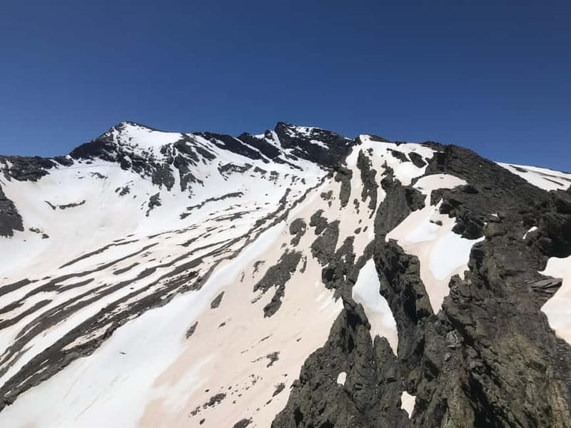 Granada: High Sierra Nevada Hiking Tour to 3000 Meters - What Makes This Hike Feel Peaceful, Not Crowded