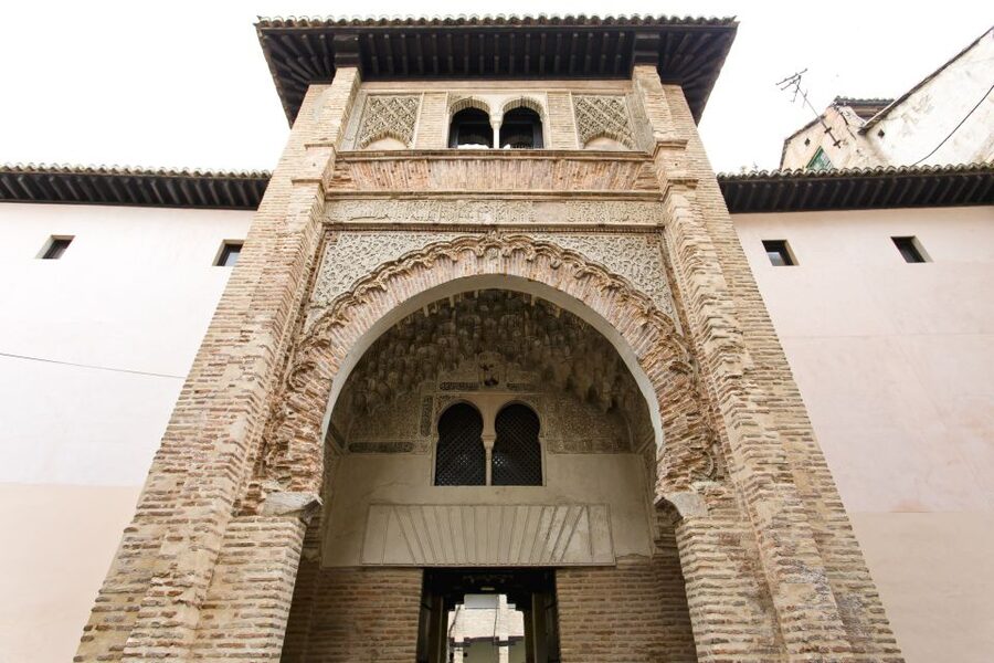 Granada: Moorish Monuments Entrance Tickets - Why Albaicín’s Moorish monuments feel different than Alhambra