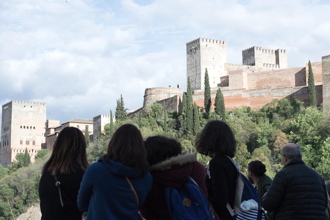 Granada's Hidden Treasures: Albayzin and Sacromonte Walking Tour - Small-Group Comfort: Why Max 15 Travelers Makes a Difference