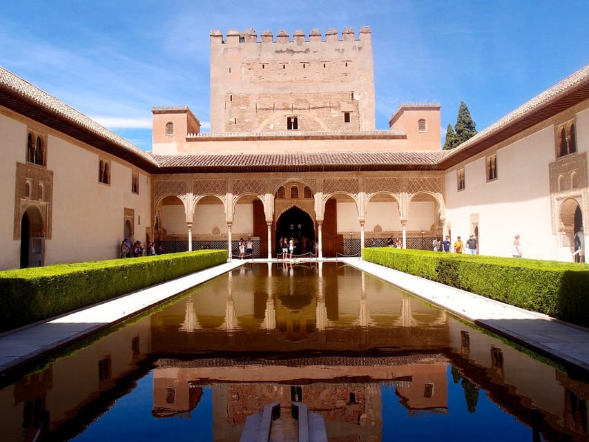 Granada: Tour of Alhambra, Generalife, and Nasrid Palaces - From El Llano to the Alhambra Gate, start smart