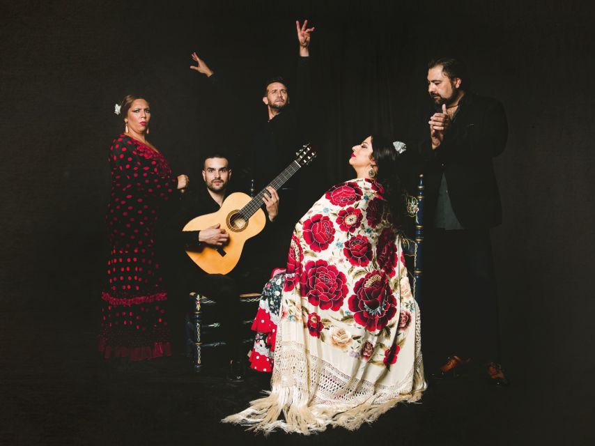 Granada: Traditional Flamenco Show at Tablao Casa Ana - Curtain, lighting, and sound: the details that make flamenco hit harder