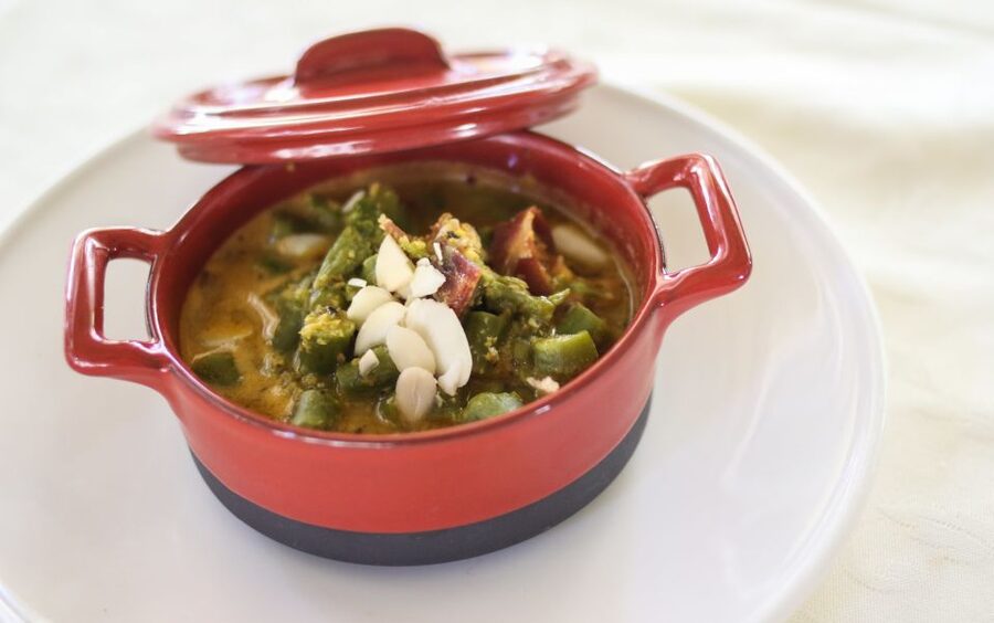 Granada: Walking Food Tour - How the guide turns the walk into real context