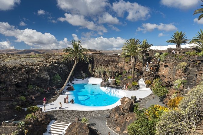 Grand Tour Lanzarote Experience : The Landscape Footprint - Camels runner photo stop: quick, optional, and easy to miss