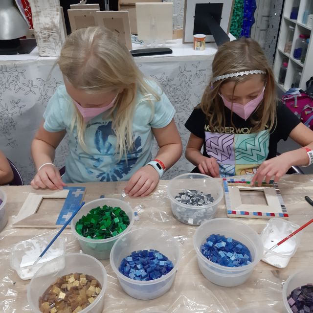 Guided Gaudí’s Trencadís Mosaic Workshop in Barcelona - From blank base to finished art, what your project can be