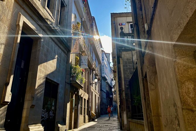 Guided Tour Historic Town in small group - Mercado de Abastos de Santiago: turn the walk into dinner plans